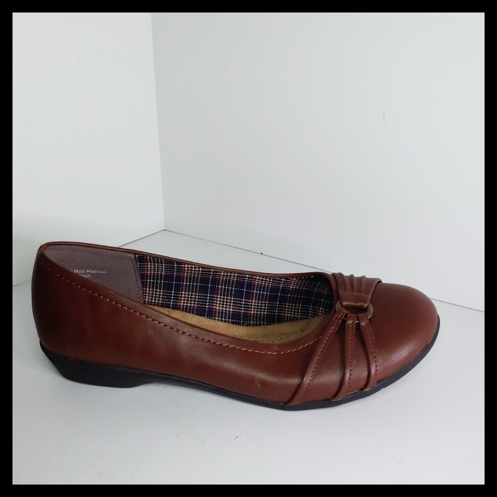 Abella womens brown flats womens size 7.5